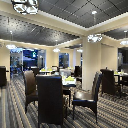 West Palm Inn Flic en Flac Экстерьер фото