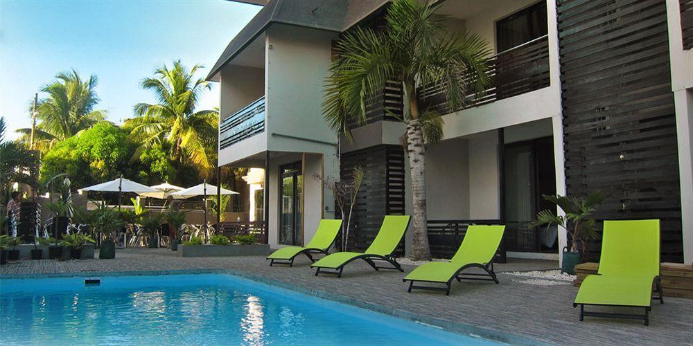 West Palm Inn Flic en Flac Экстерьер фото