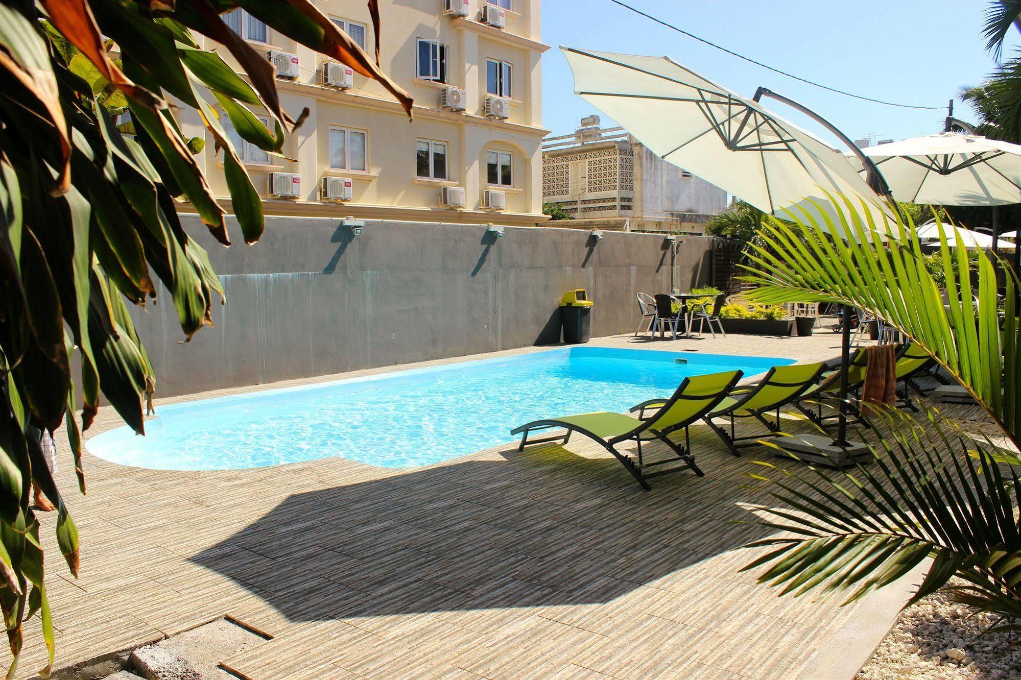 West Palm Inn Flic en Flac Экстерьер фото